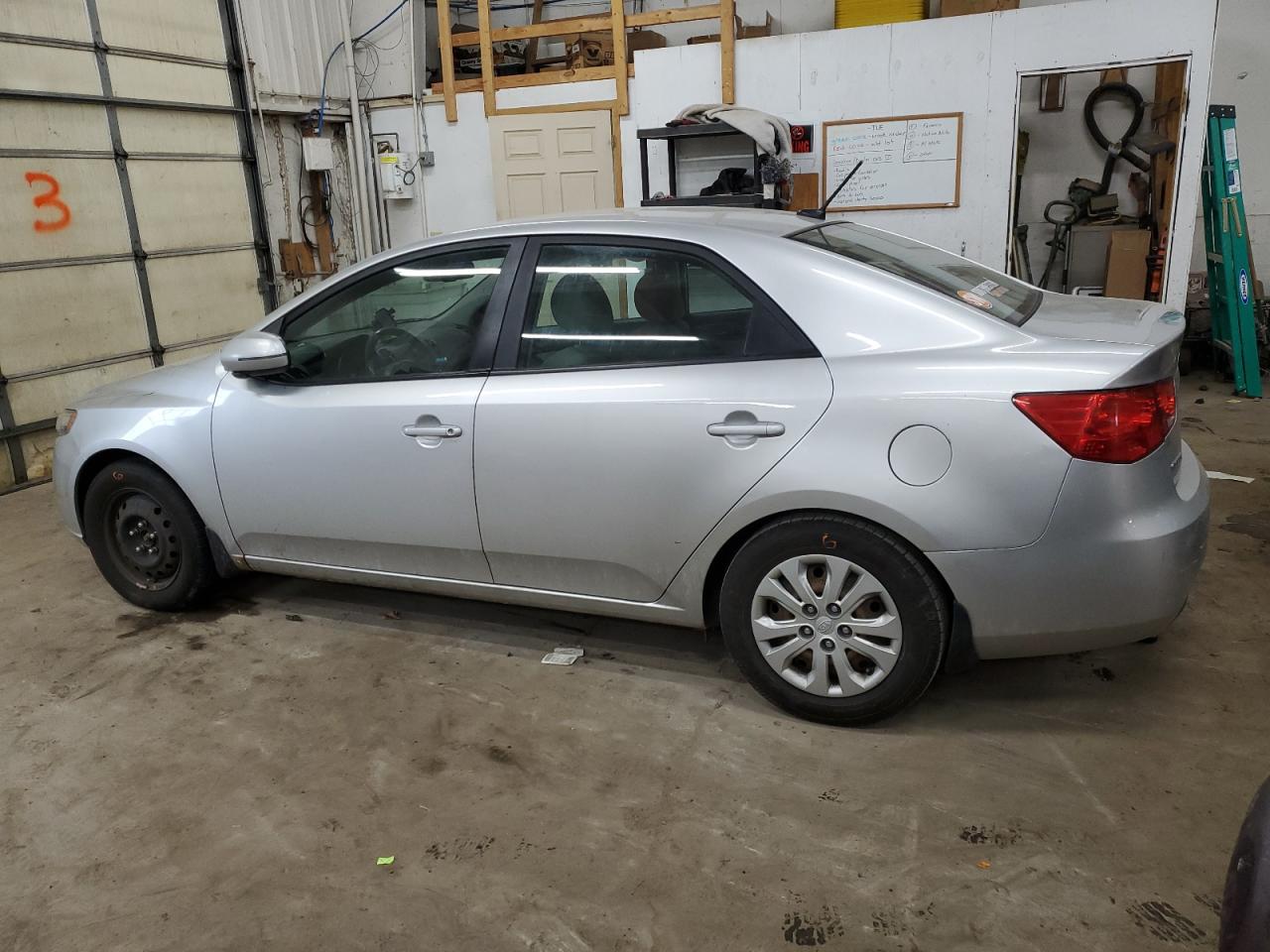 2011 KIA FORTE - Image 2