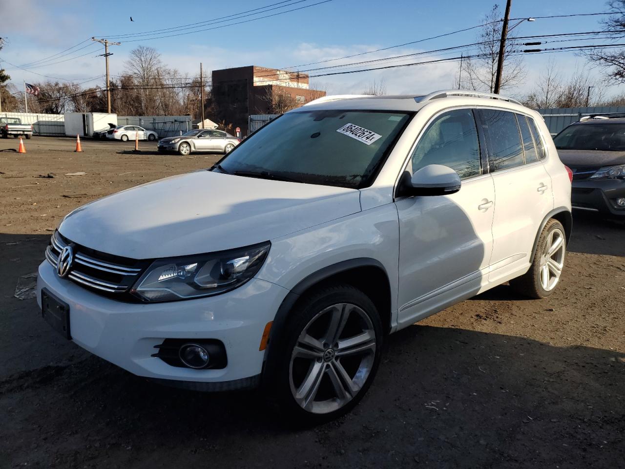 VOLKSWAGEN TIGUAN