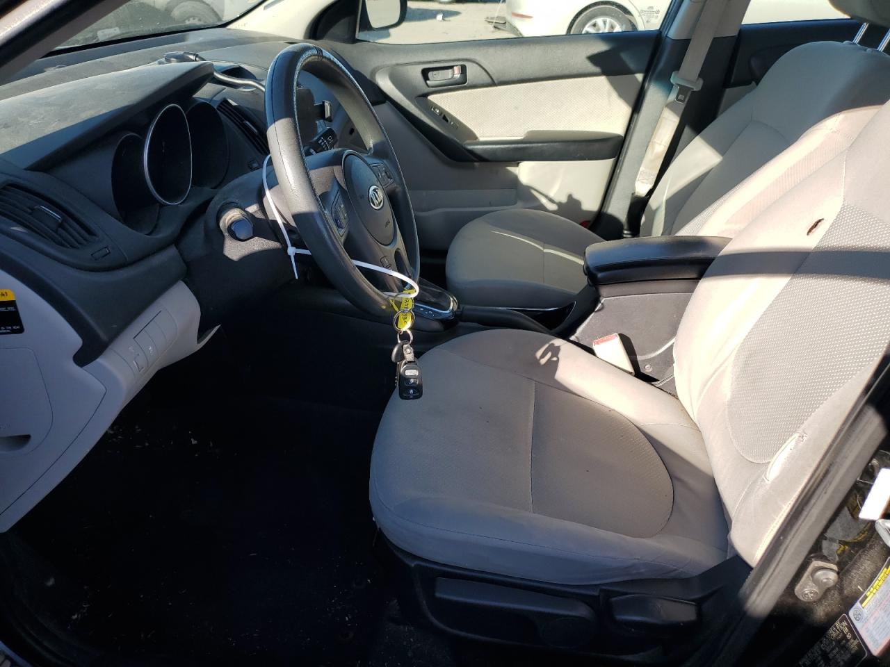 2011 KIA FORTE BLACK - Image 7