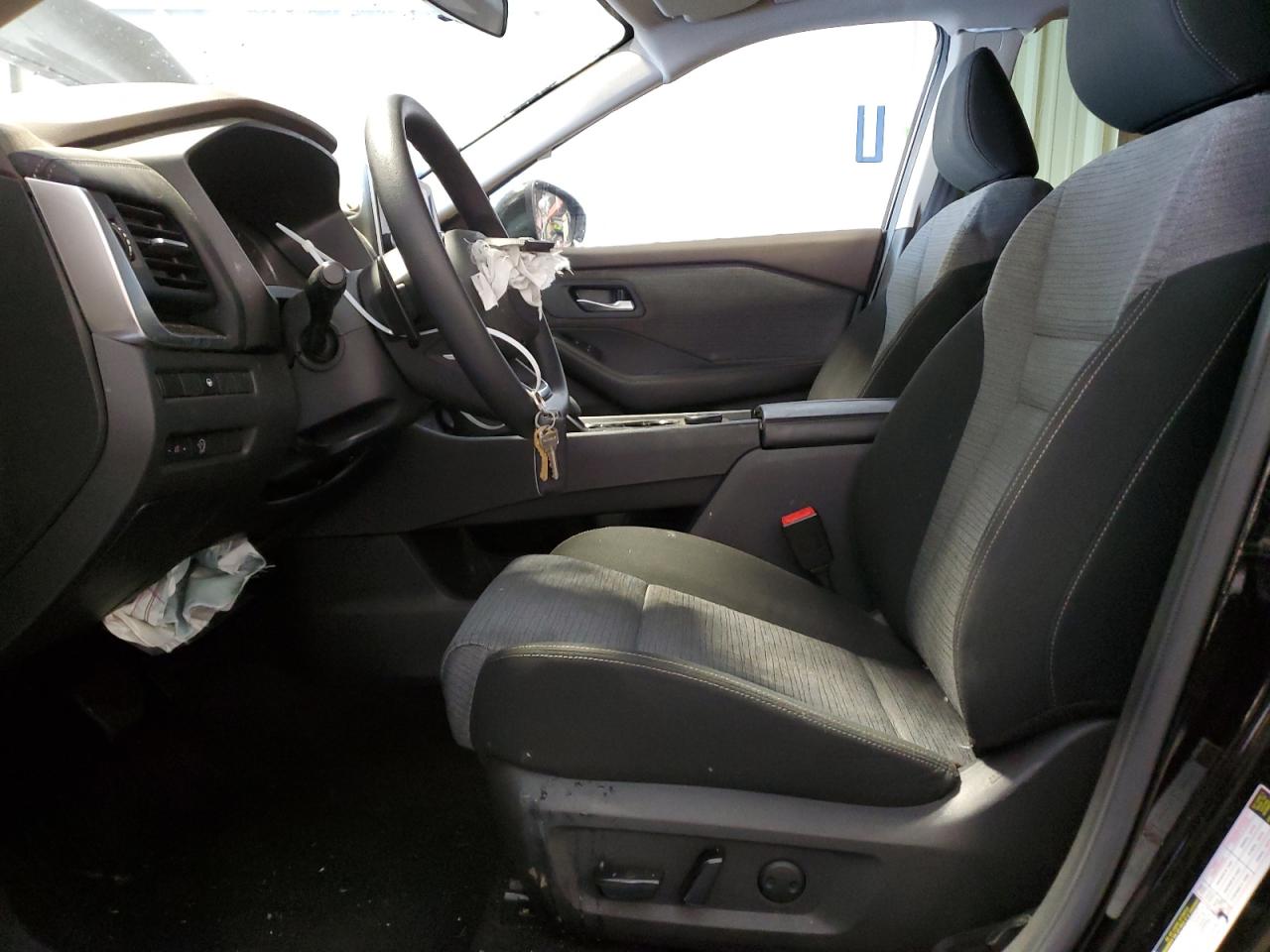 2023 Nissan Rogue - Image 7