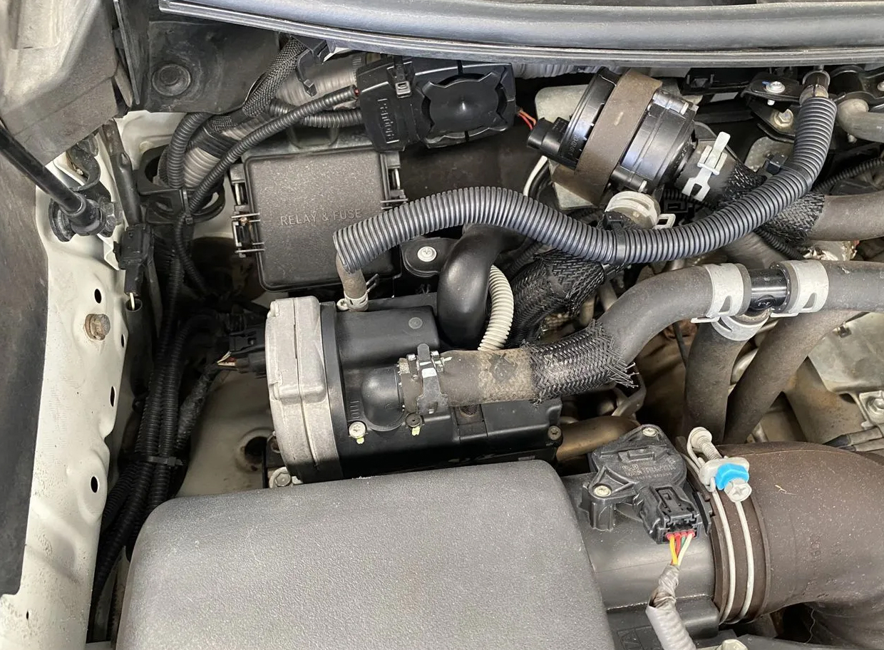 2022 Toyota Land Cruiser Prado - Image 6