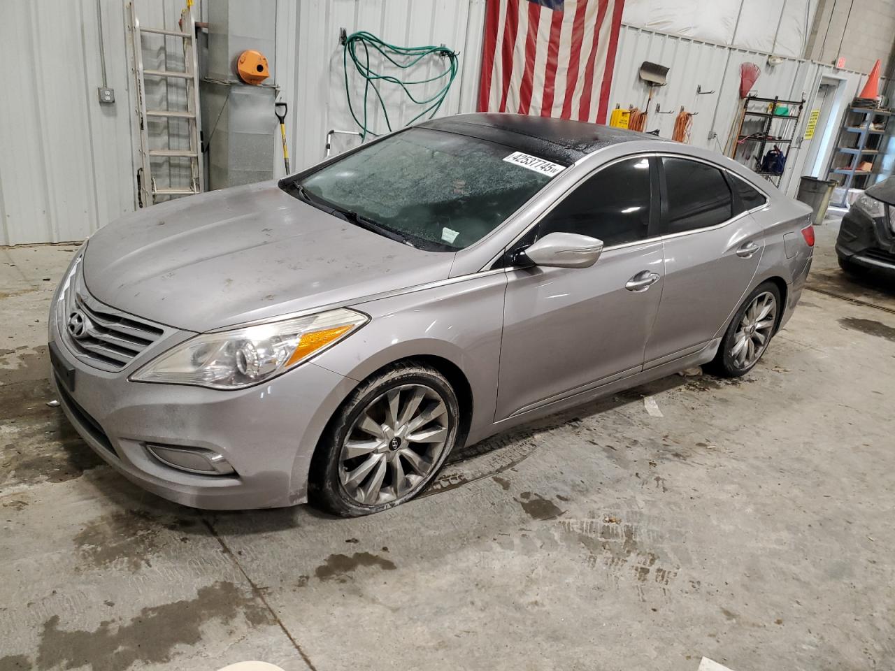 HYUNDAI AZERA SILVER