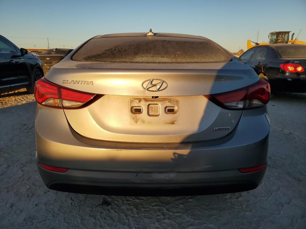 2015 Hyundai Elantra - Image 6