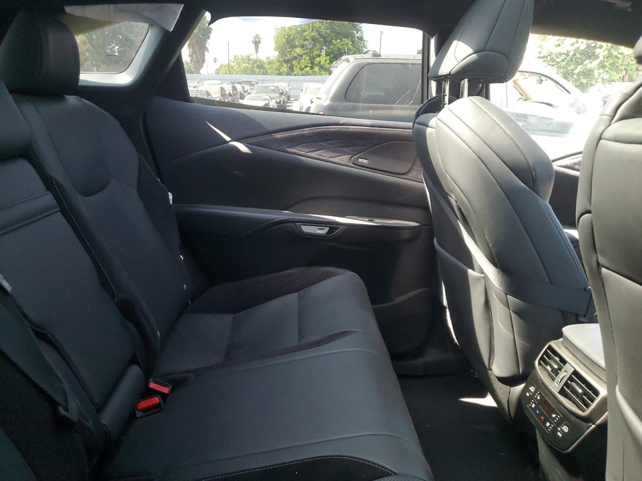 2024 Lexus RX500H - Image 8