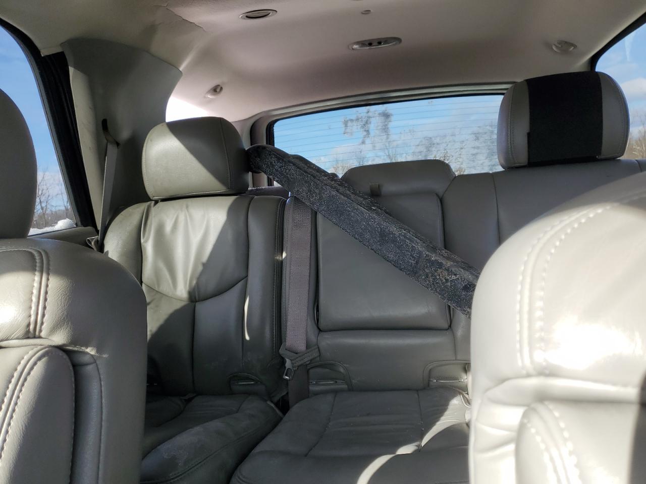 2005 CHEVROLET TAHOE - Image 10