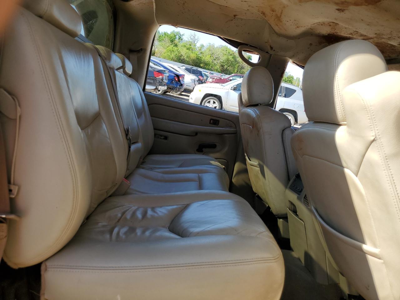2005 CHEVROLET AVALANCHE WHITE - Image 10
