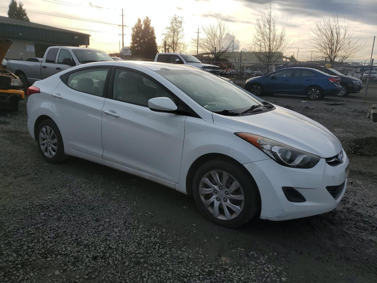 2011 HYUNDAI ELANTRA - Image 4