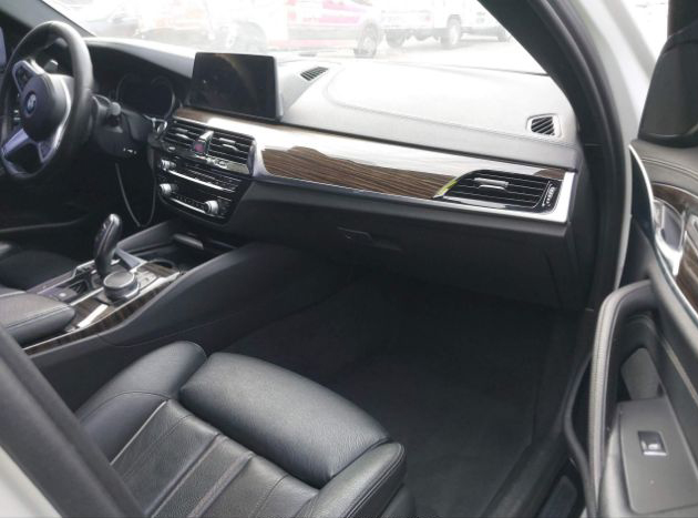 2017 BMW 540i - Image 5