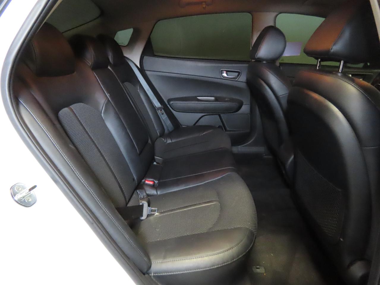 2020 Kia Optima - Image 6