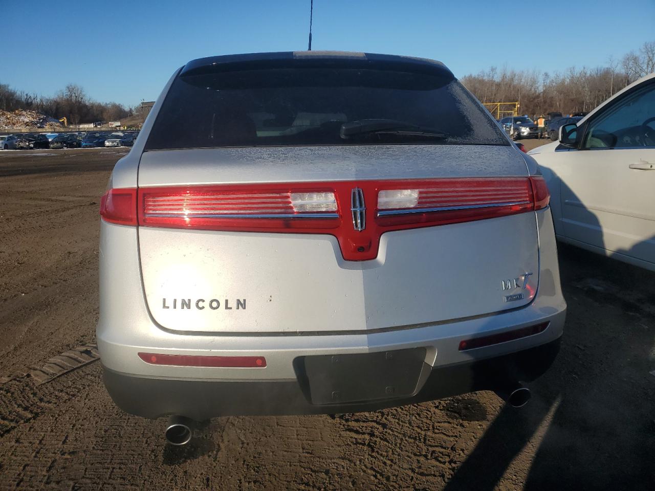 2011 Lincoln MKT - Image 6