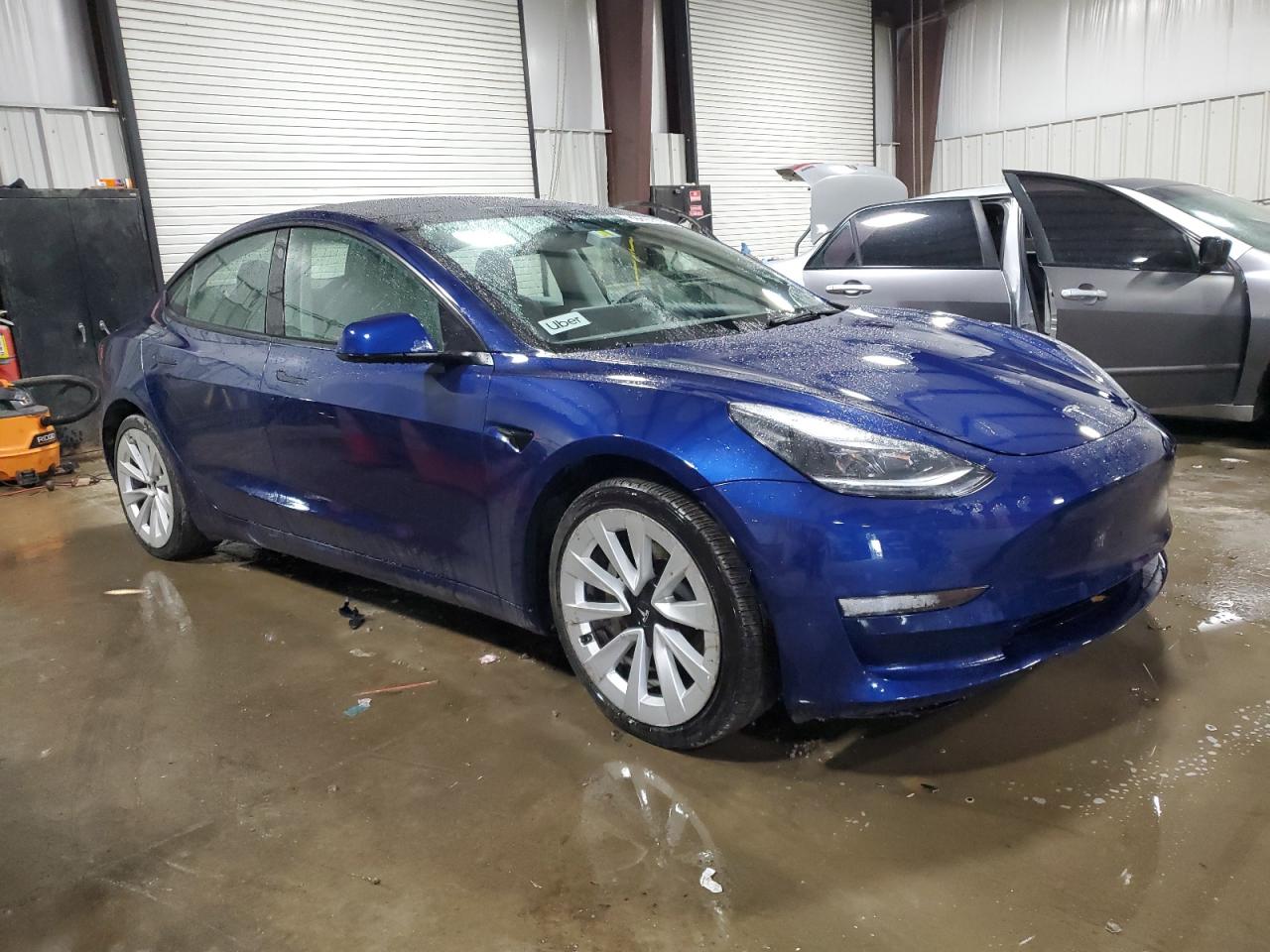 2022 Tesla Model 3 - Image 4