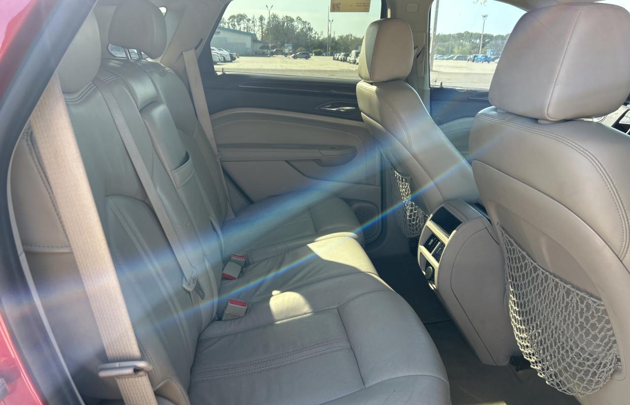 2010 CADILLAC SRX - Image 6
