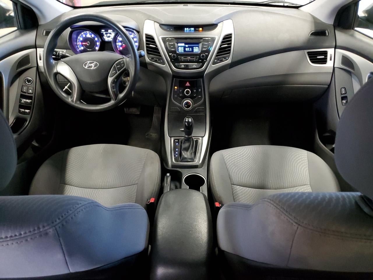 2015 Hyundai Elantra - Image 8