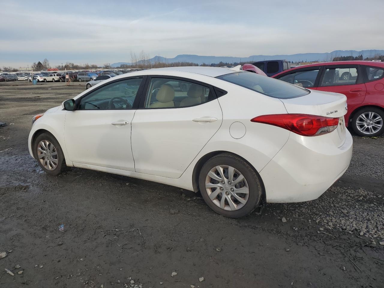 2011 HYUNDAI ELANTRA - Image 2